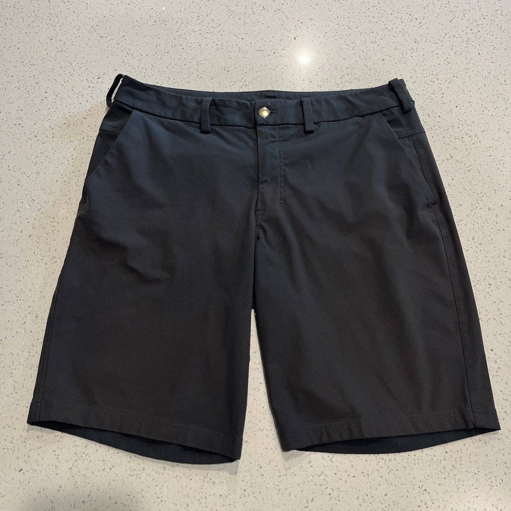 Lululemon Shorts Mens 34 Gray Chino Stretch 9 Inseam Lightweight Casual Summer